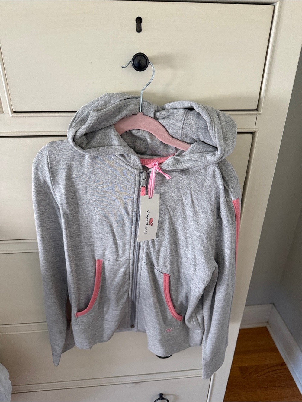 Vineyard Vines Girls' Light Gray Hoodie with Pink Trim